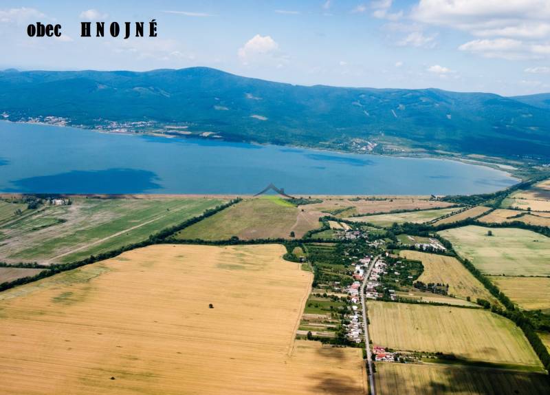 Skvelé pozemky na novovytvorenej ulici v peknej lokalite - 758m2